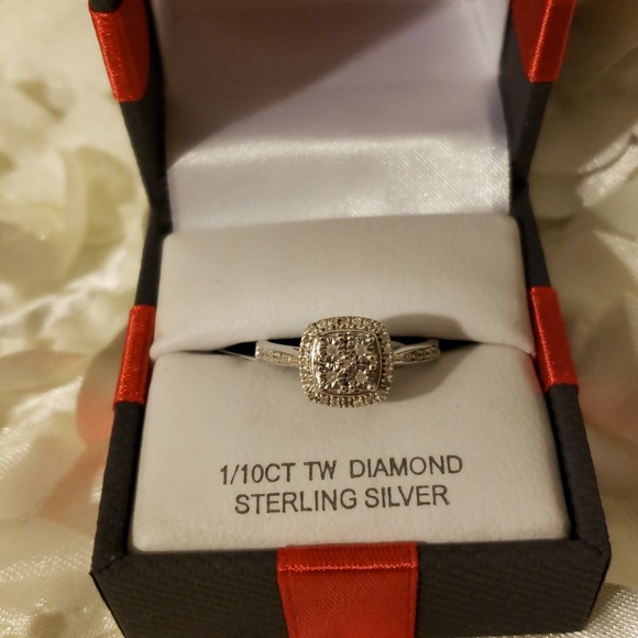 DIAMOND RING 1/10TW DIAMOND SET IN STERLING SILVER - Picture 5 of 5